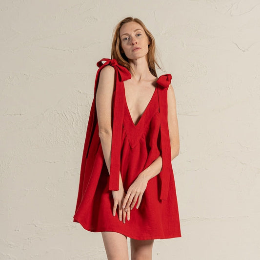 Lina | Kurzes Leinenkleid mit tiefem V-Ausschnitt und Schleifen an den Schultern für Damen